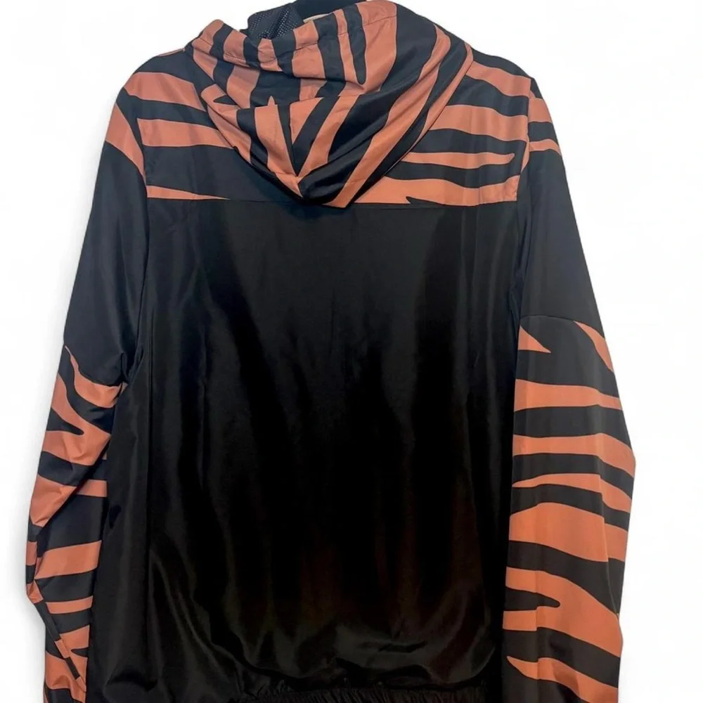 Victoria's Secret PINK zebra-printed hooded windbreaker jacket - Picture 7 of 7